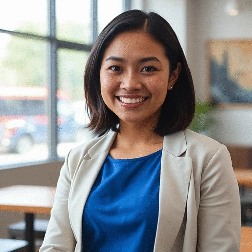 About Lara Villanueva